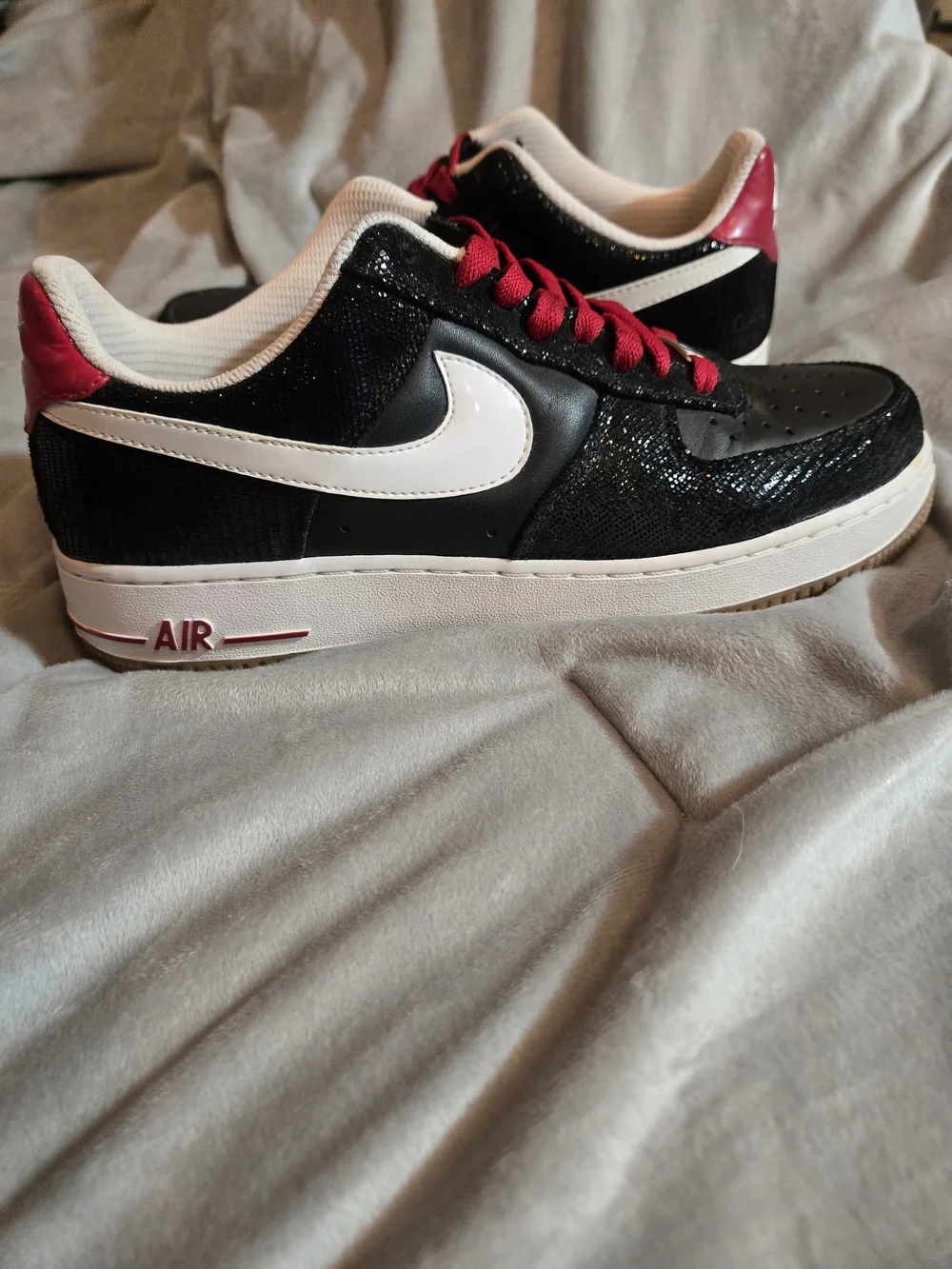 Nike Air Force 1 Low Black with Red Laces